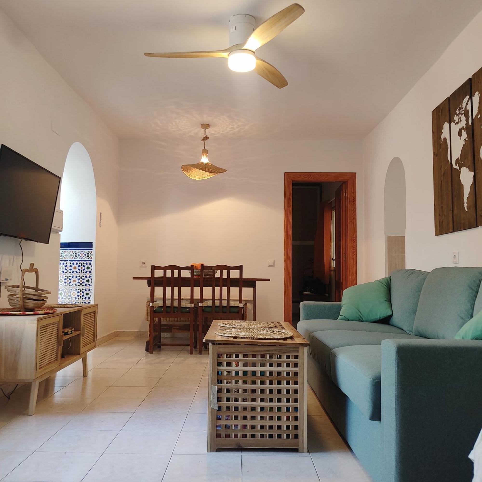 Acogedora Casa Familiar Con Patio Villa Salobrena Ngoại thất bức ảnh